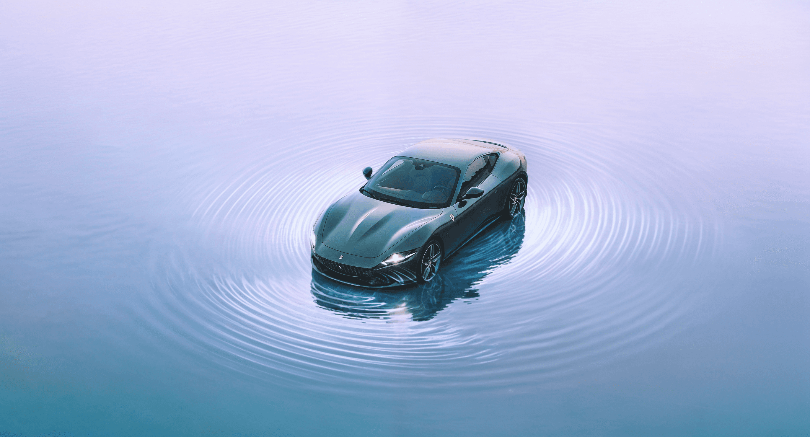 Ferrari Amalfi sulla superficie dell'acqua