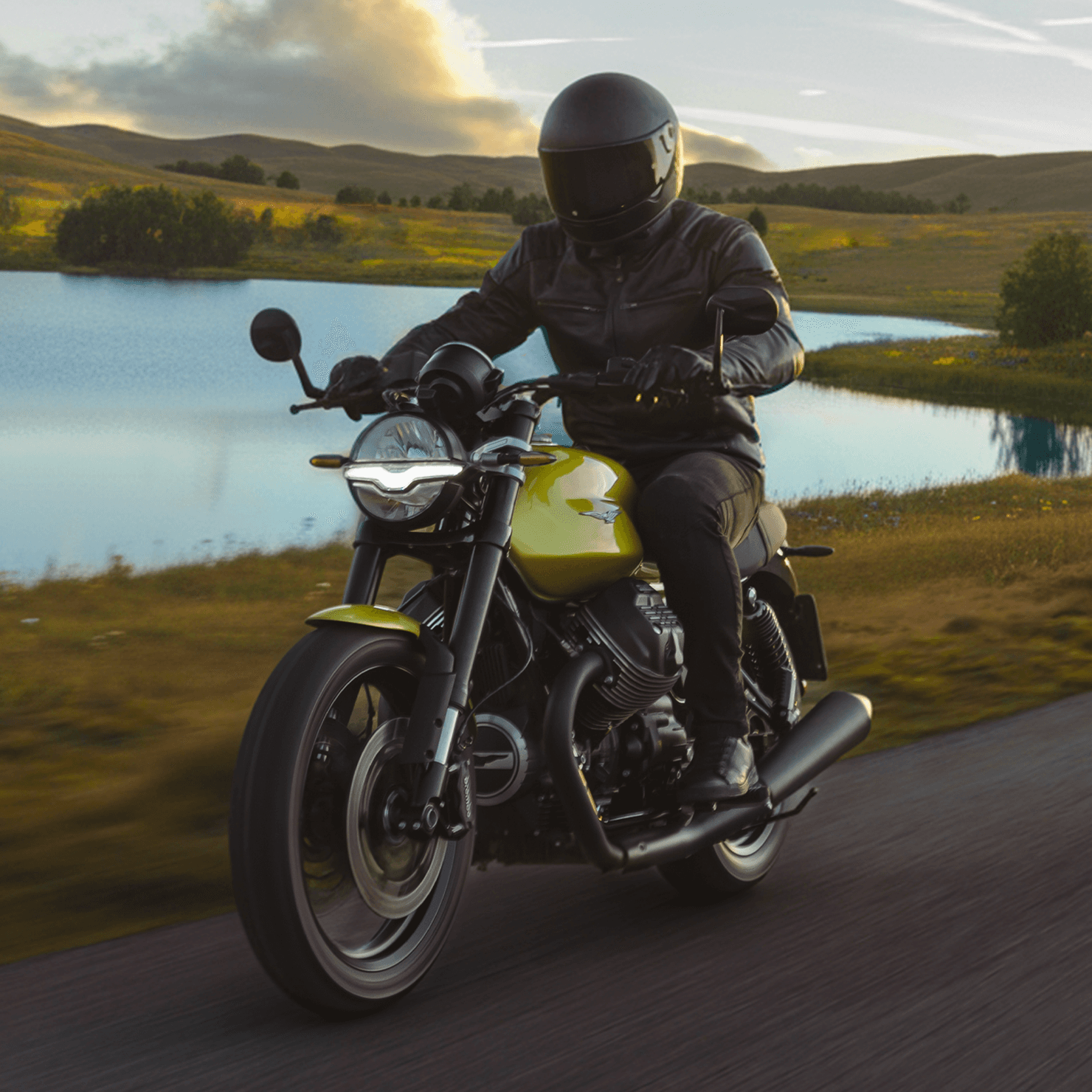 Moto Guzzi — social format B 2